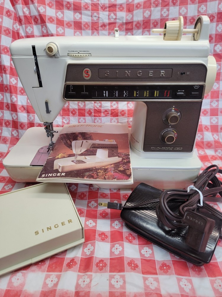 SINGER TOUCH-TRONIC 1060 SEWING MACHINE