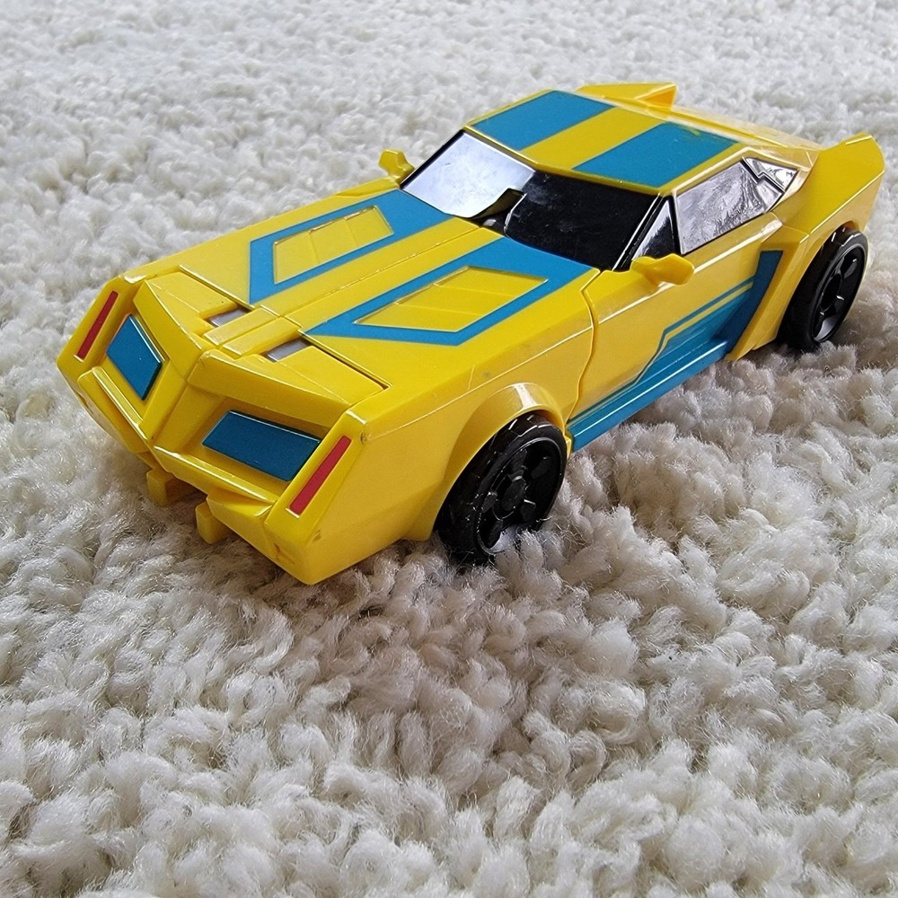Transformers Robots In Disguise Bumblebee complete Hasbro Warrior Class RID 2015