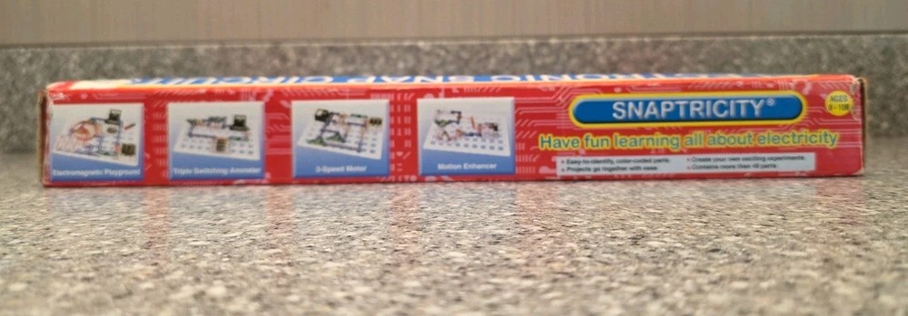 Snap Circuits Snaptricity Electronic Experiment Kit SCBE-75 2011 Elenco Complete
