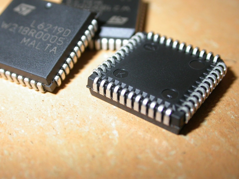 L6219D 44 Pin LDCC Motor Driver IC ST MICRO Replacement Part L#004