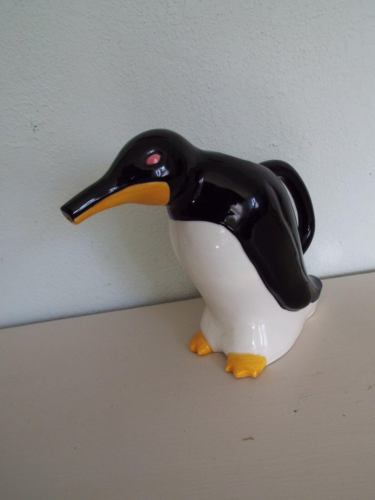 Vintage 1977 Penguin Pitcher, 9" Tall