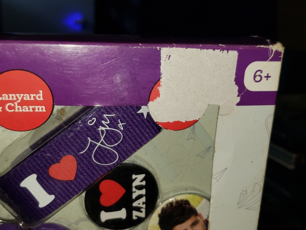 ONE DIRECTION MERCH 2 SETS LOCKER DECOR & Backstage Featuring ZAYN in Pkgs RARE