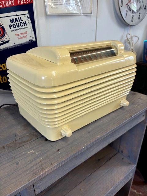 Stromberg Carlson 1500H Table Radio
