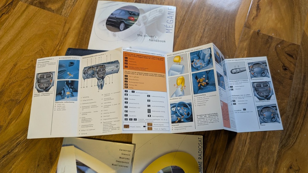 2001 Renault Megane Folder + Owners Manual
