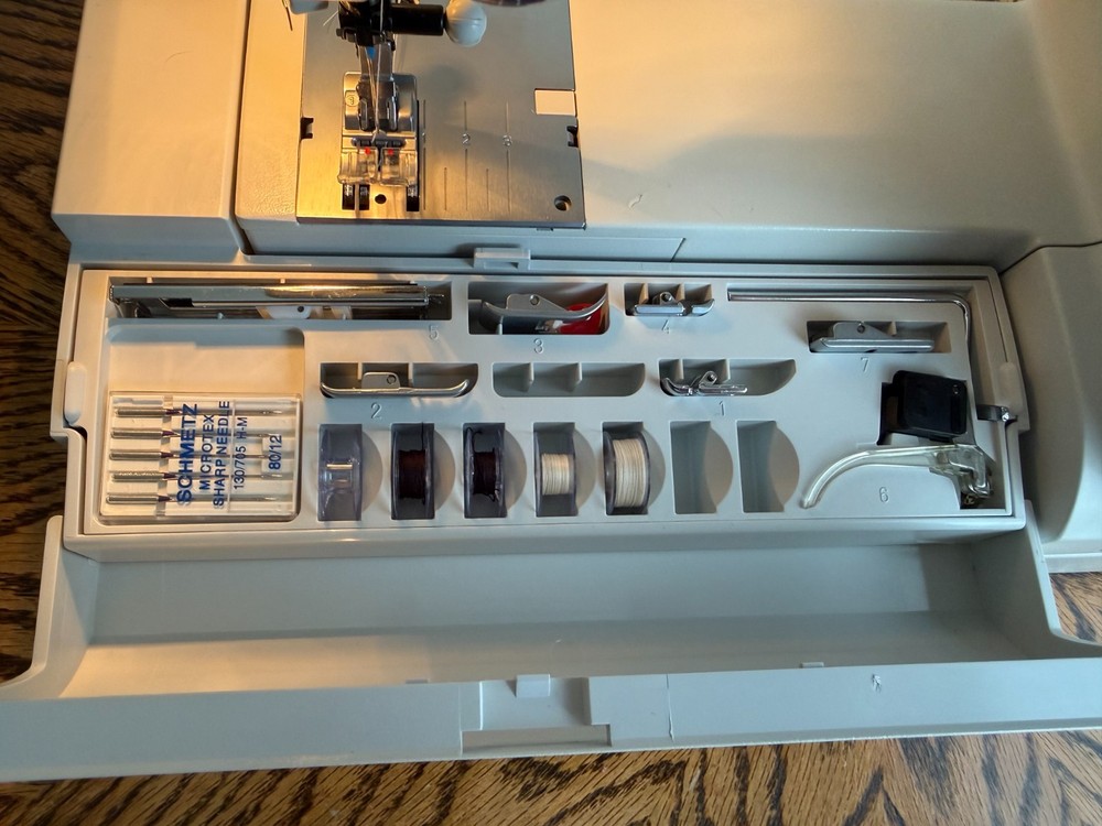 Pfaff Creative 7560 Sewing Machine