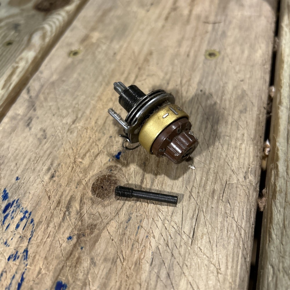Singer 500A Sewing Machine Tension Knob & Screw