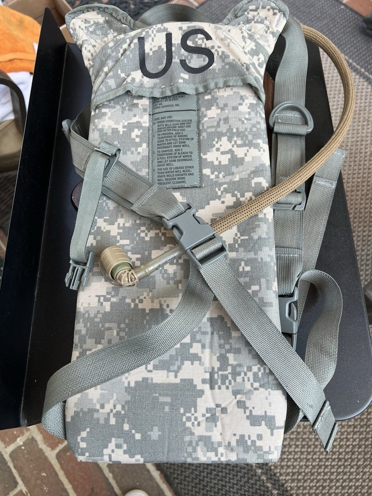 US Army MOLLE II Hydration System Carrier Bladder