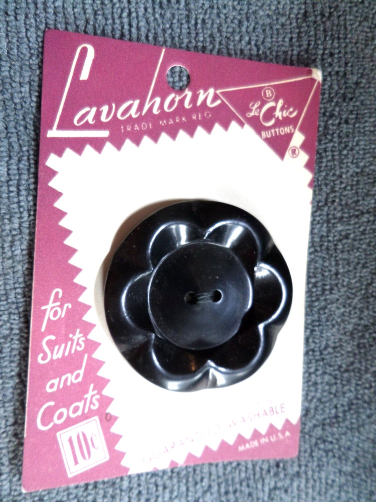 13 Vintage Le Chic Plastic Celluloid Buttons Black & Green