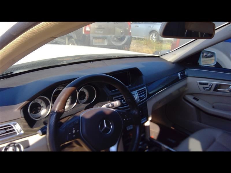 E350 2015 High Mounted Stop Light 1083364
