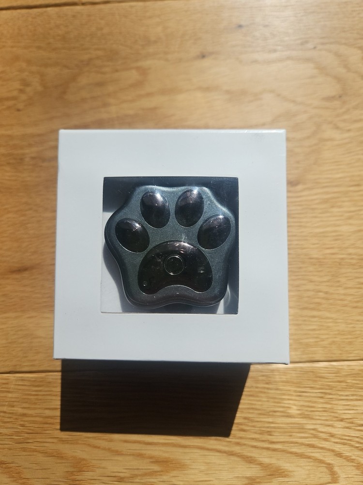 New Paw tracker GPS Pet tracking Dog Or Cat