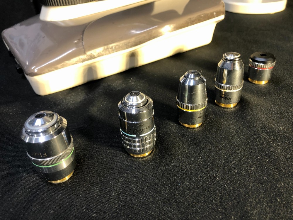 Nikon Labophot 2 Microscope Dual Viewing Heads with 5 Objectives