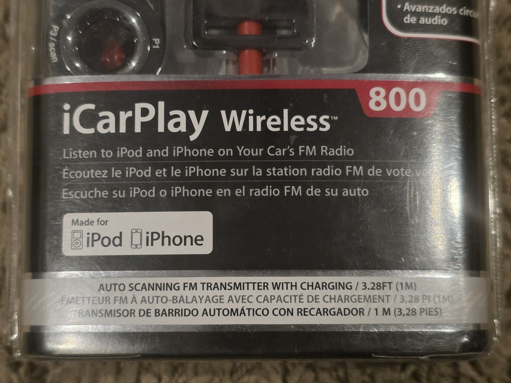 MONSTER iCarPlay Wireless 800 iPod iPhone Radio Transmitter /Charger