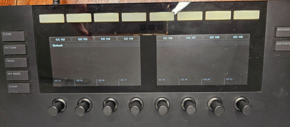 Native Instruments Komplete Kontrol S61 MK2 61 Key Keyboard Controller EUC Works