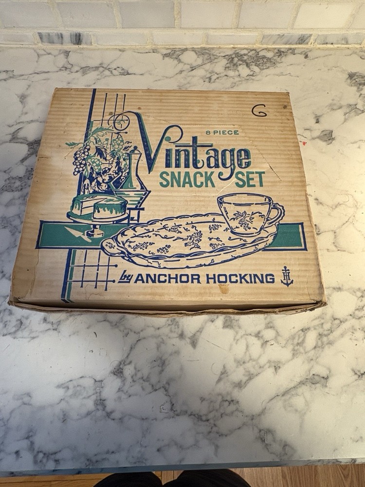 ANCHOR HOCKING 16 Piece Glass Snack Set GRAPE PATTERN Two Full Sets.