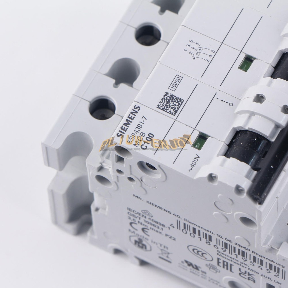 1PCS NEW Siemens Switch 5SP4391-7 3P