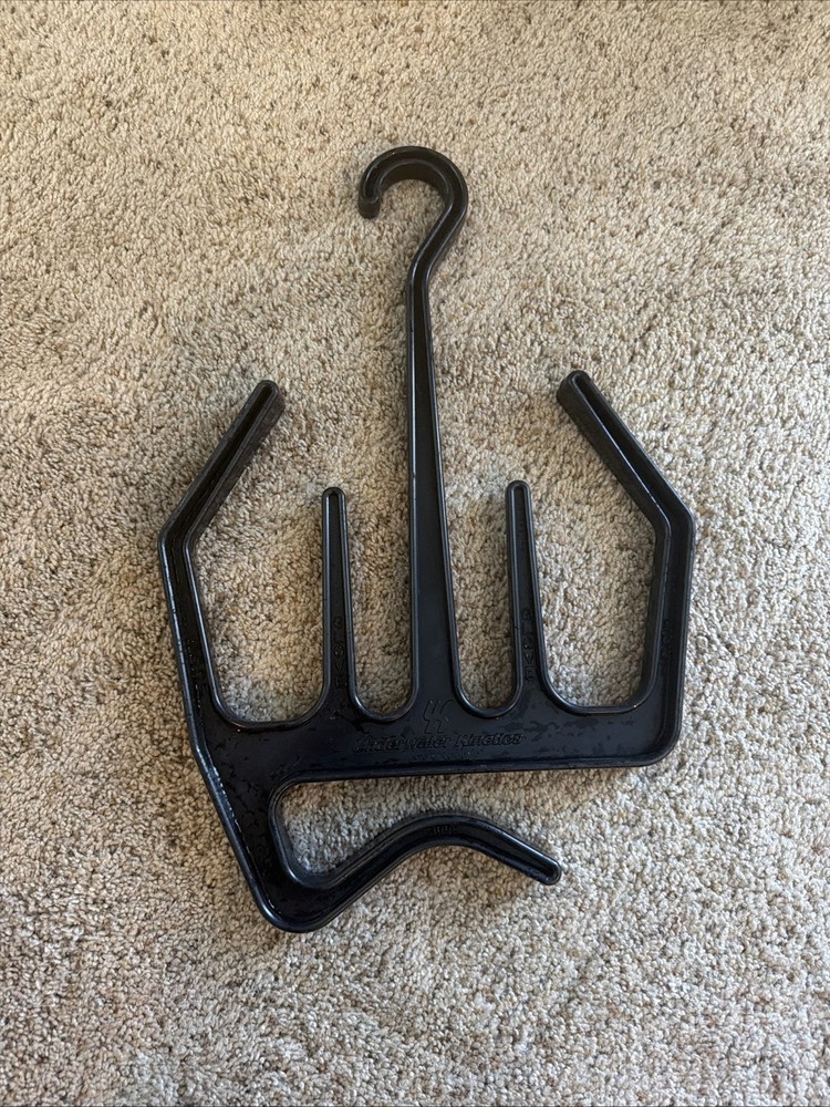 Underwater Kinetics Super Hangar