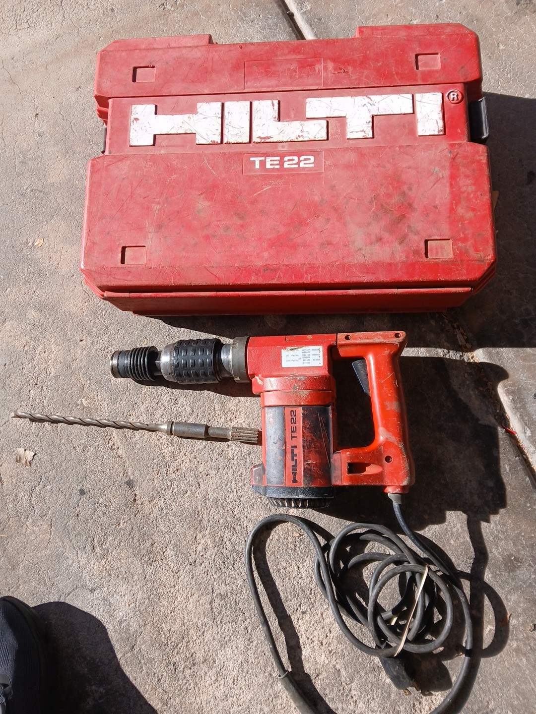 HILTI TE 22 Corded Hammer Drill With 1 Bit And Case
