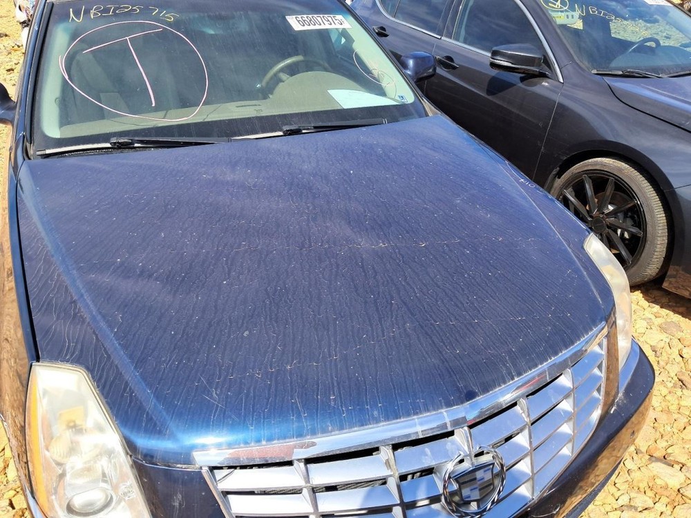 DTS 2006 Glove Box 4813610