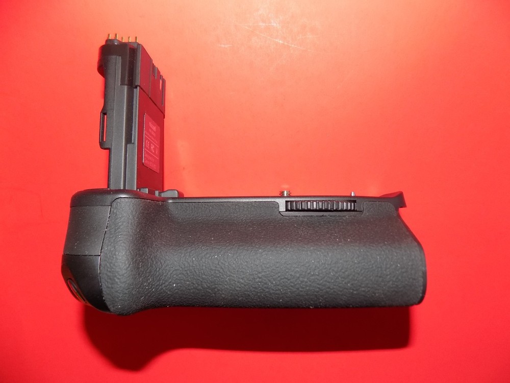 Multi Power Battery Pack Grip Holder for EOS 6D MarkII 6DII Camera as BG-E21