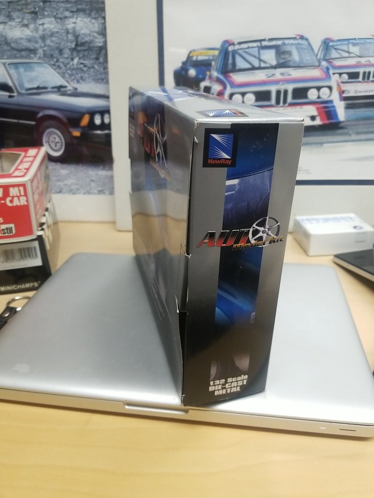 BMW x5 aut model kit 1:32 scale