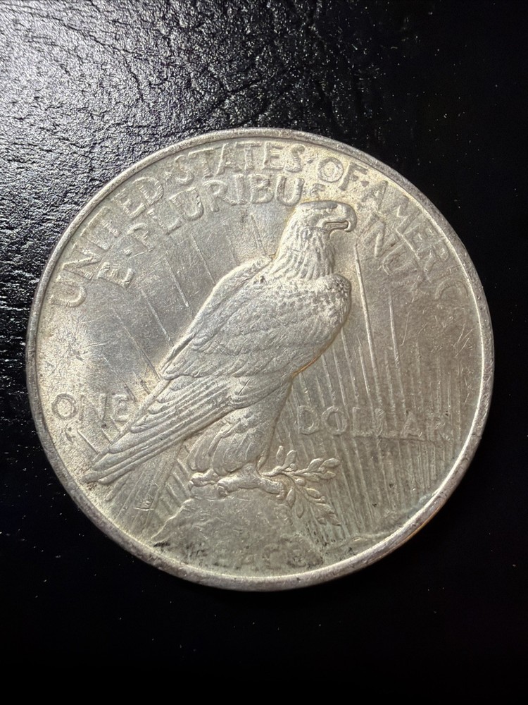 1924 Silver Peace Dollar. Vintage Circulated.