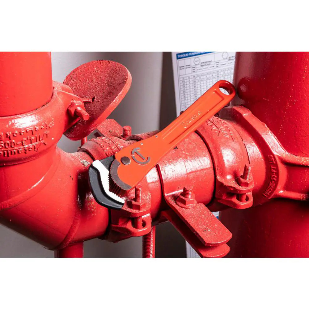 16 In. Self Adjusting Pipe Wrench