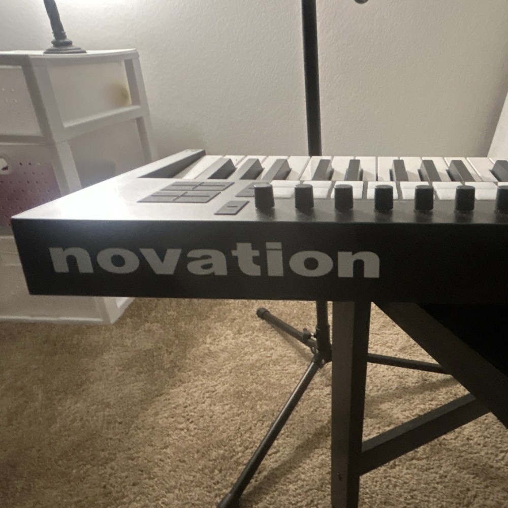 Novation Launchkey 49 MK4 MIDI Keyboard Controller 49-Key USB Faders Pads Knobs