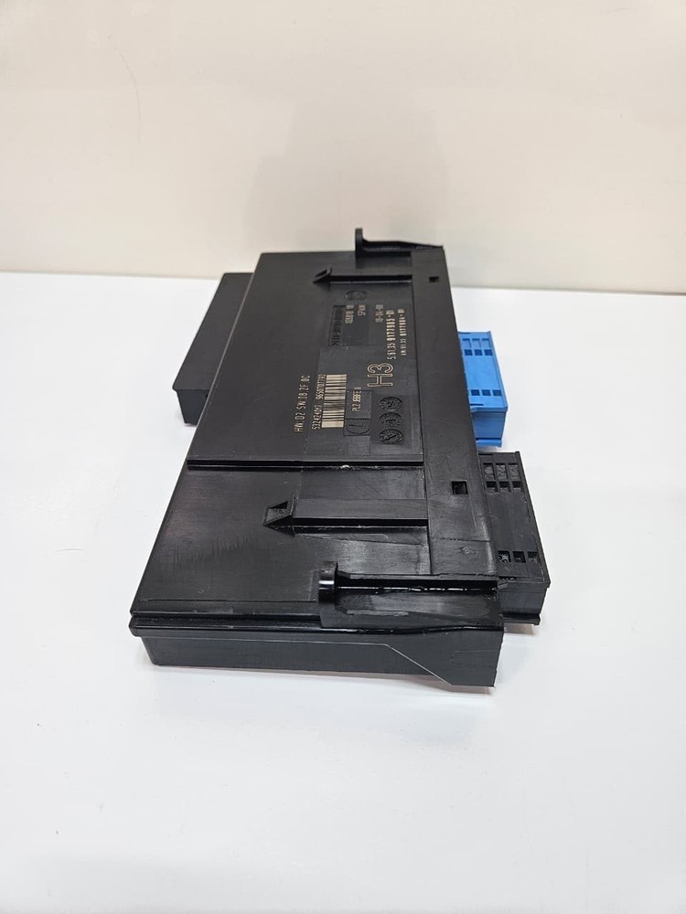 BMW E90, E92 Body Control Module 9177985 OEM