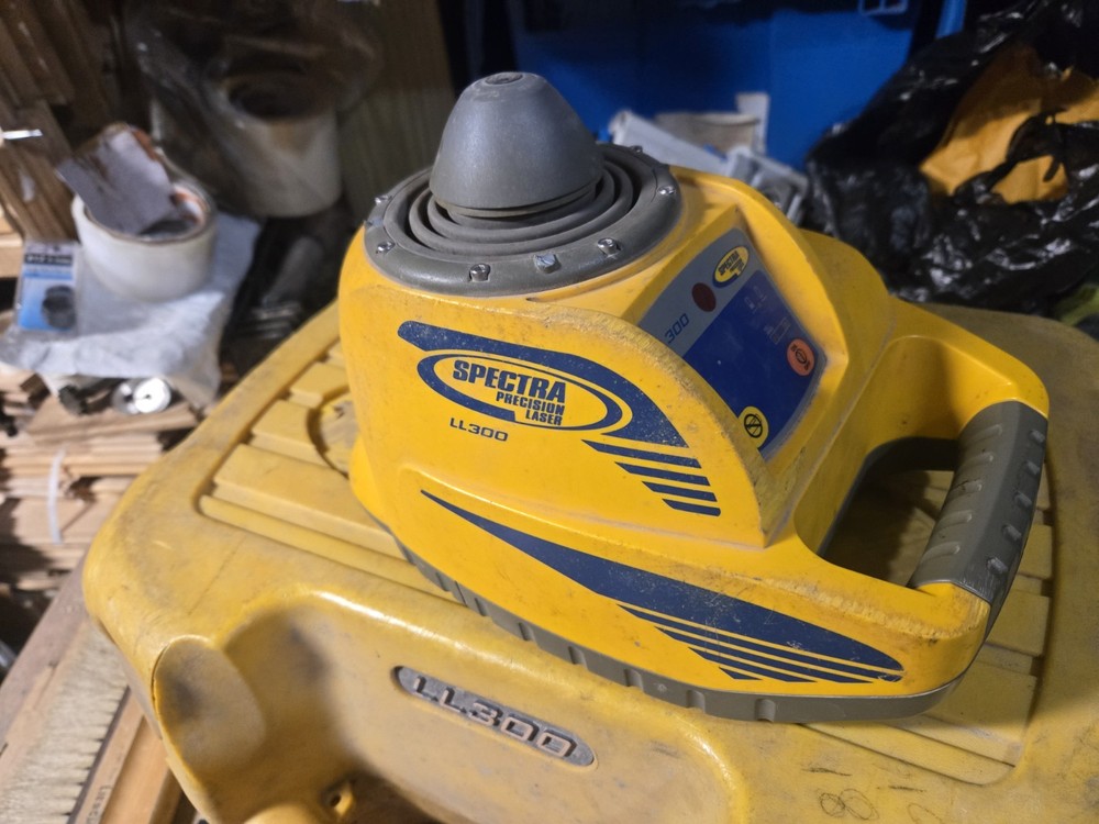 Spectra Precision LL300N Self-Leveling Laser with damage