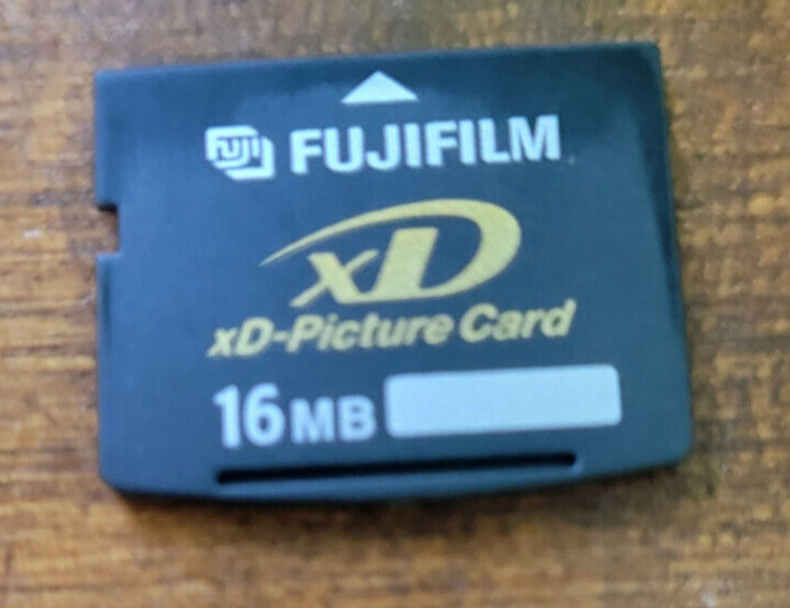 FUJIFILM 16MB xD  Memory Card used