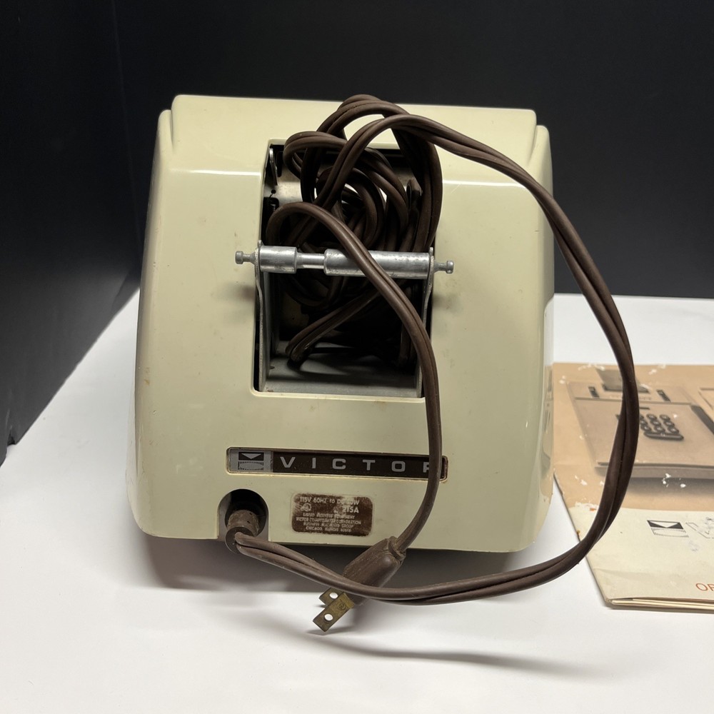 Vintage Victor 782552 10 Key Adding Machine. Power Tested