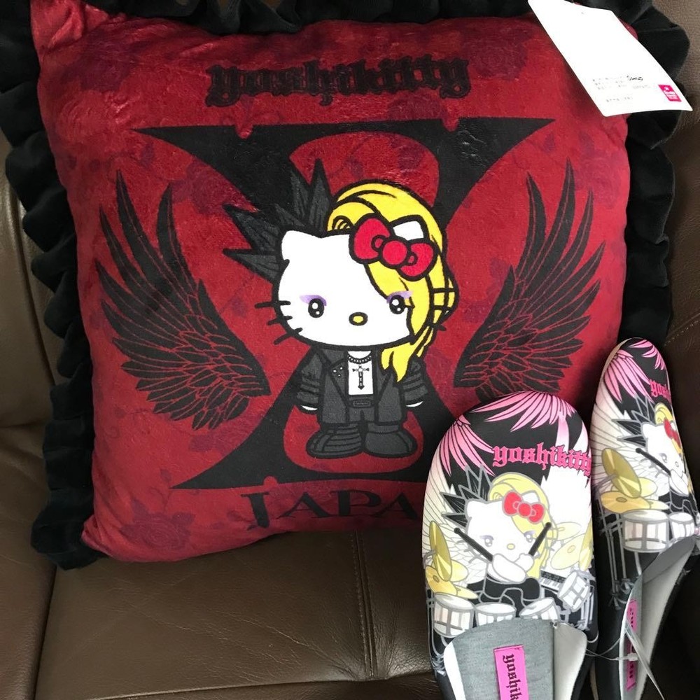 yoshikitty cushion slippers