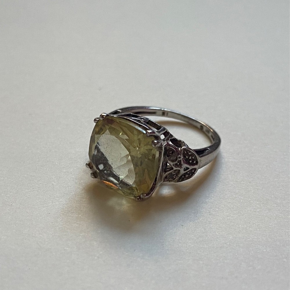 Sterling Silver Citine Ring Size 6