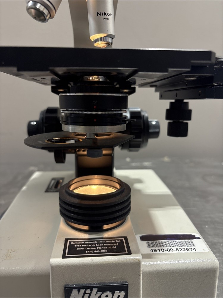 Nikon SC Compound Microscope W/ Objectives, Eyepieces