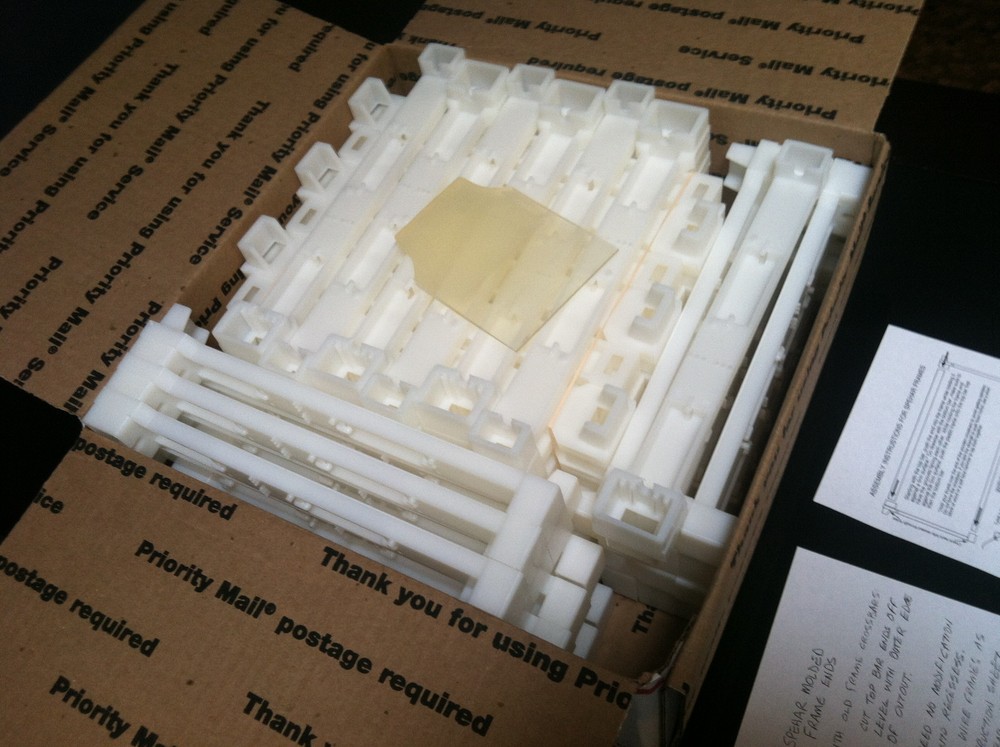 Bee frames Ends Deep 9 1/8" Plastic 100 pc Made in U.S.A.