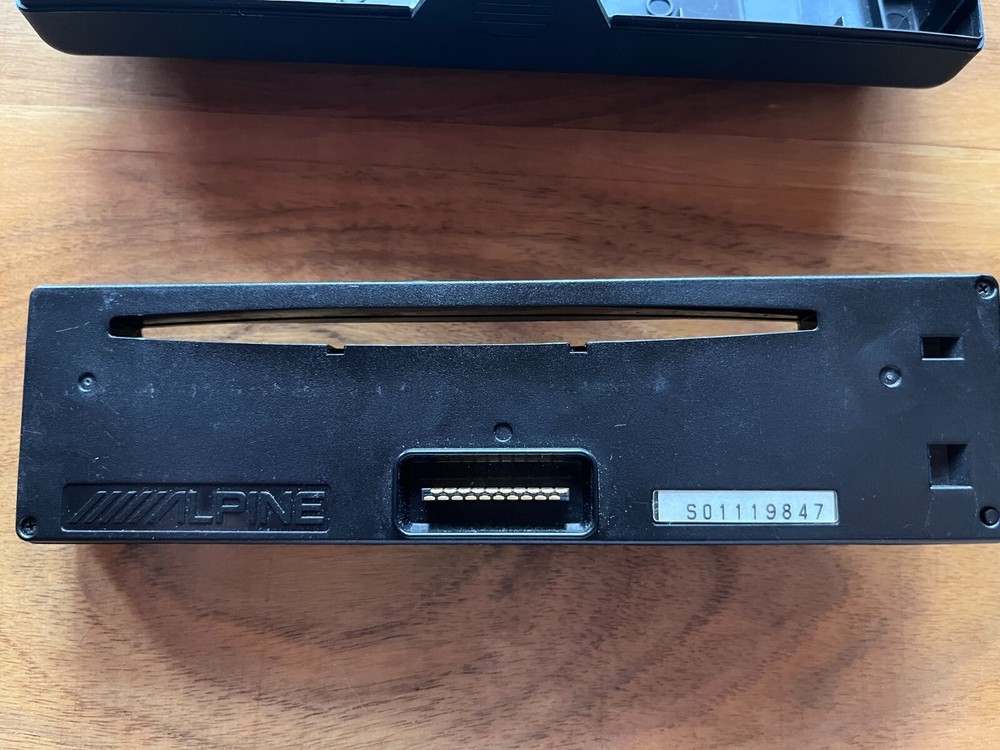 Alpine CDE-125BT Receiver Faceplate