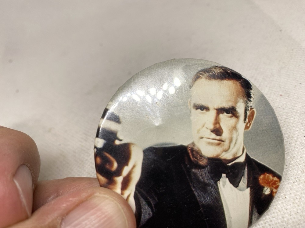 007 James Bond Pin back Button Sean Connery