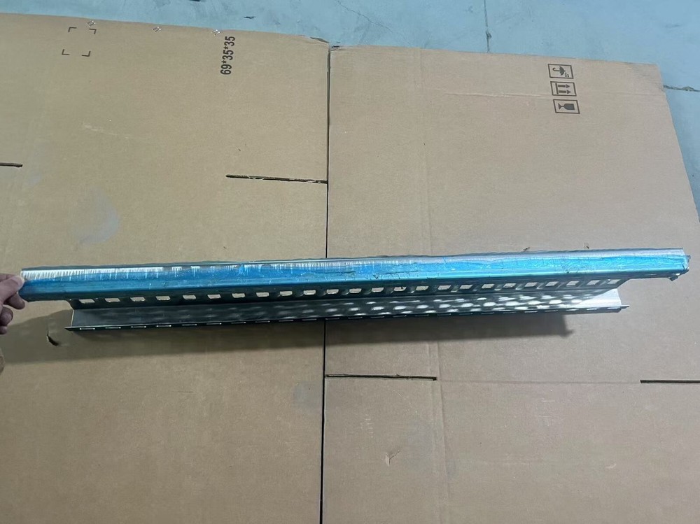 Upper Step Long 36" For International Prostar