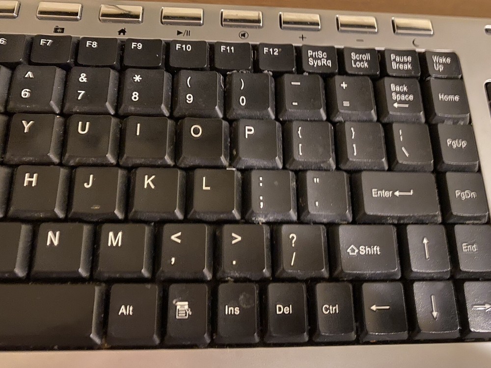 Manhattan Silver Wired Keyboard