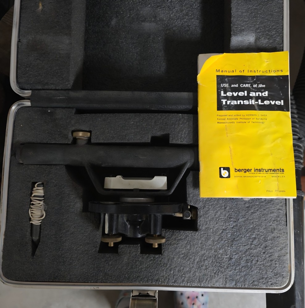 Vintage Berger Engineering Instruments Surveying Transit-Level Model 110c