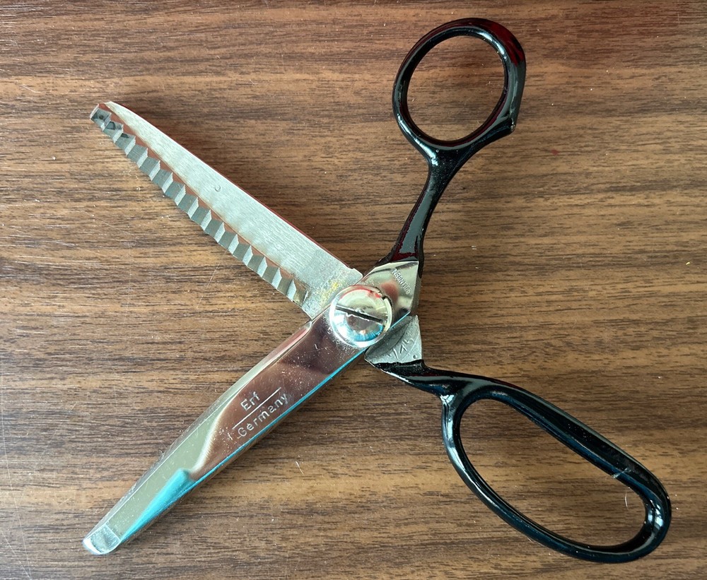 Pinking Shears Made in British Zone Germany E11