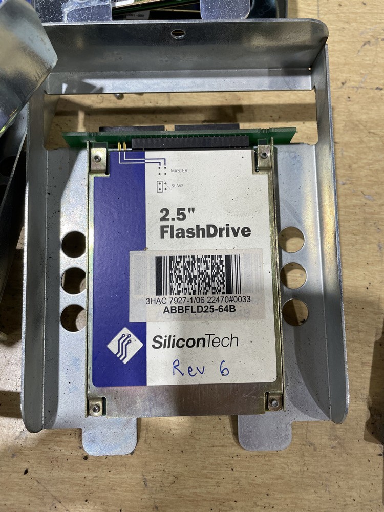 SIMPLETECH 2.5" FLASH DRIVE 3HAC7927-1/06   PR1