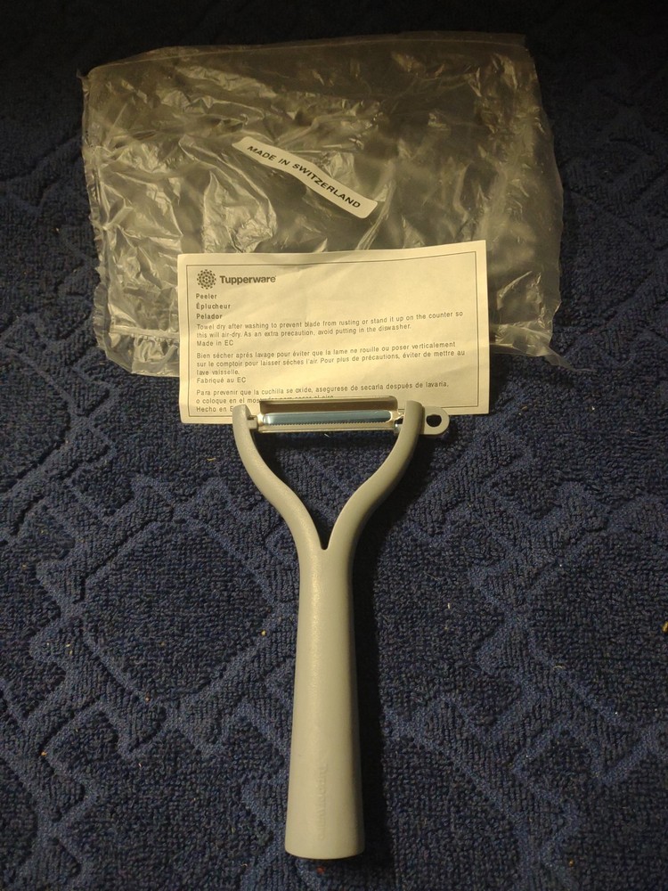 Tupperware Universal Peeler