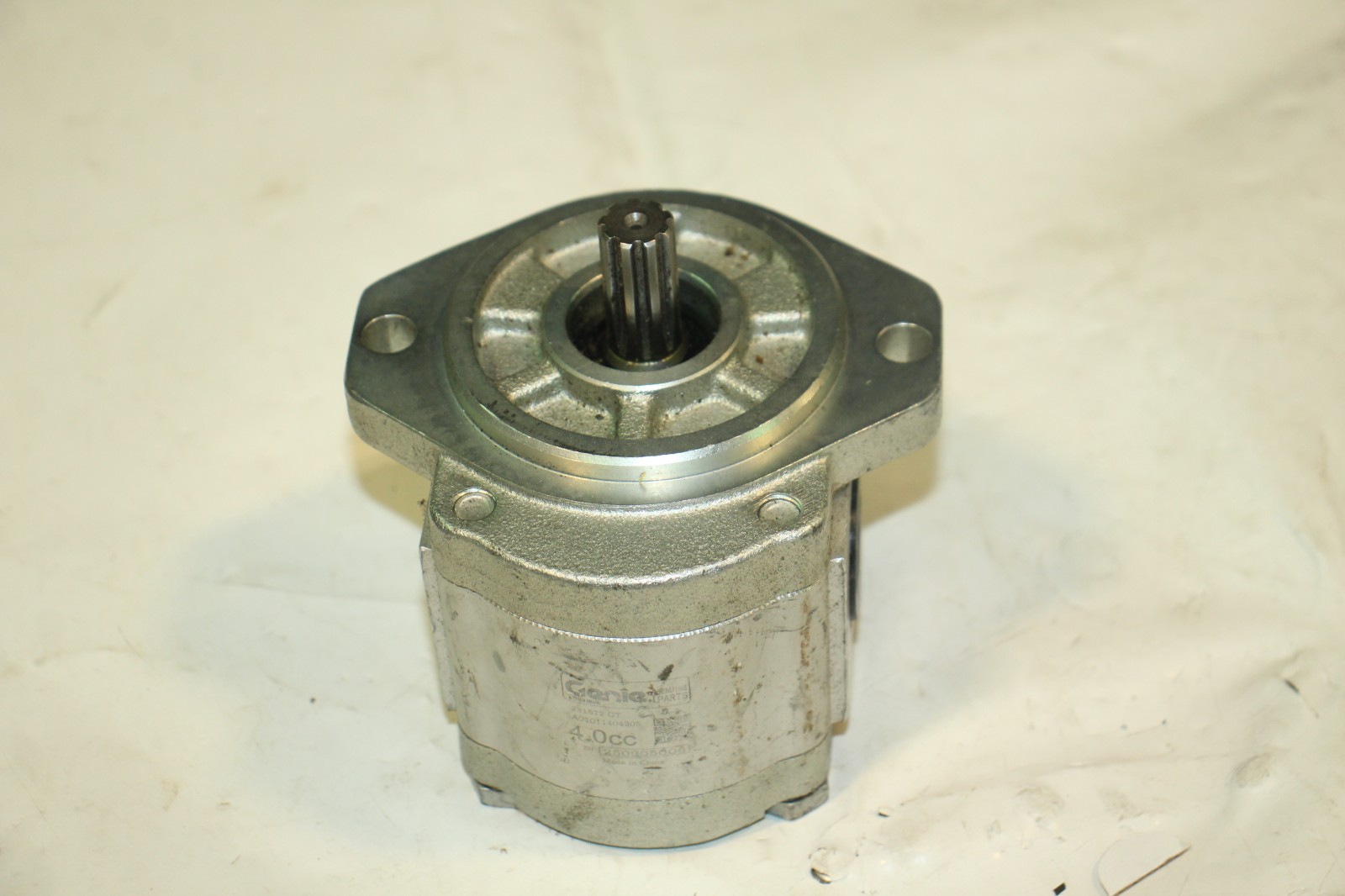 OEM Genie 231572 GT A01011404205 Hydraulic Gear Pump