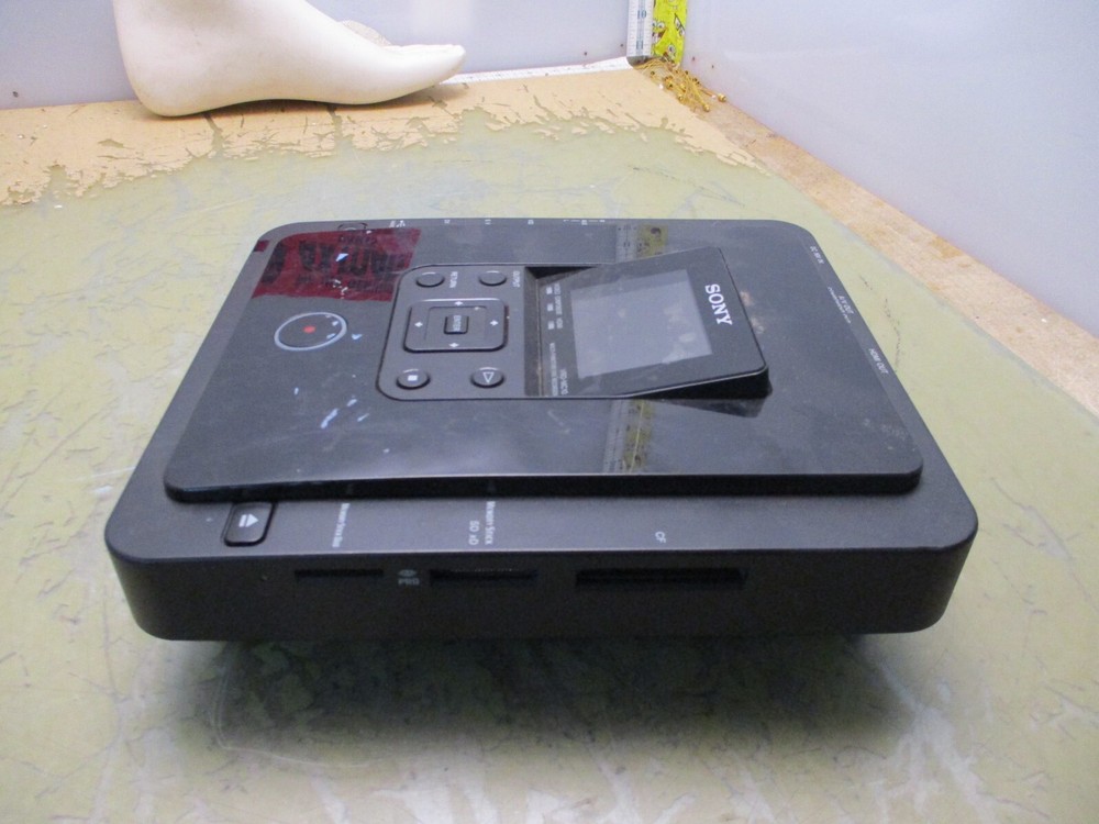 Sony VRD-MC10 Multi-Function Stand Alone DVD Recorder [2*H-33]