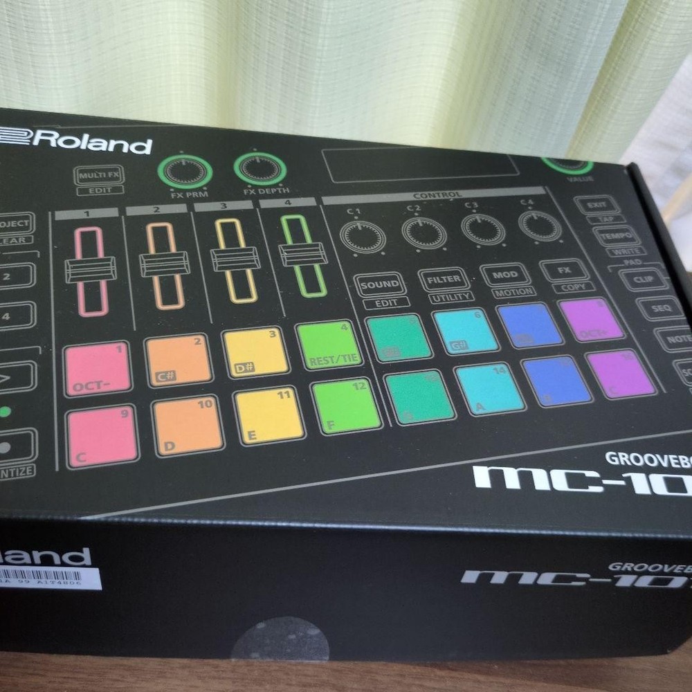 Roland MC-101 groovebox 318975