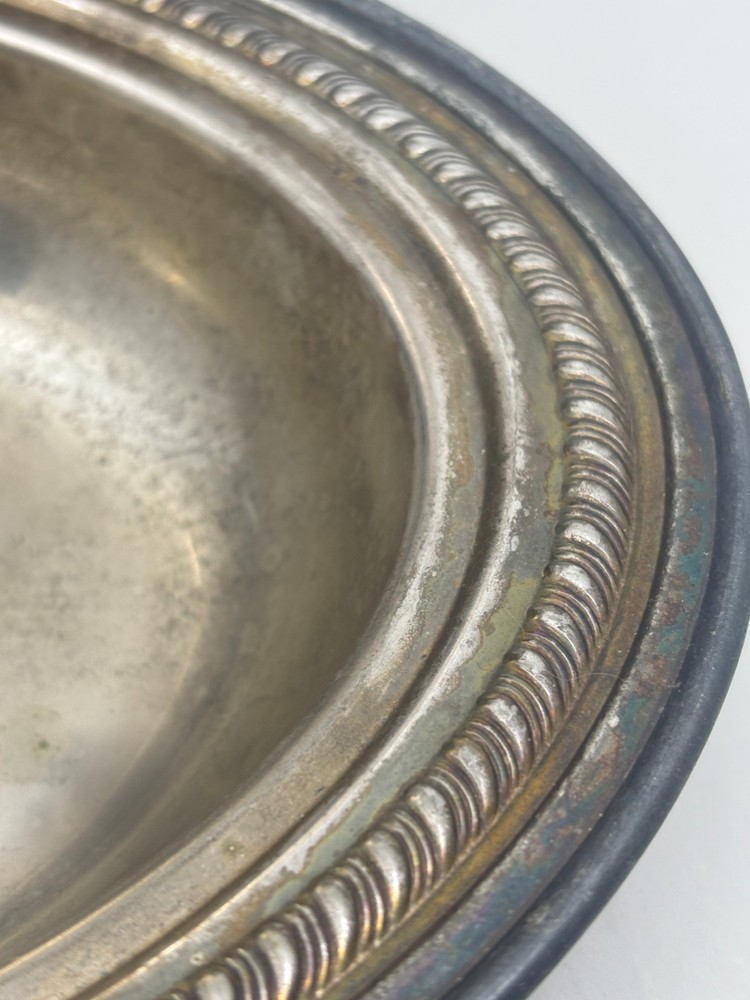 Silverplate Covered Oval Serving Dish with Handles on Lid Gadroon Border