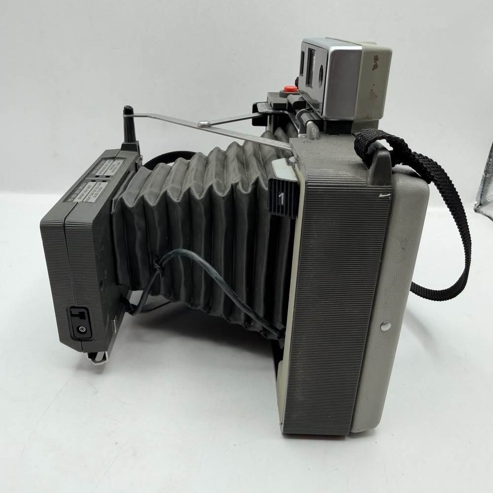 Polaroid Automatic 230 Vintage Land Camera With Strap & Case - Untested