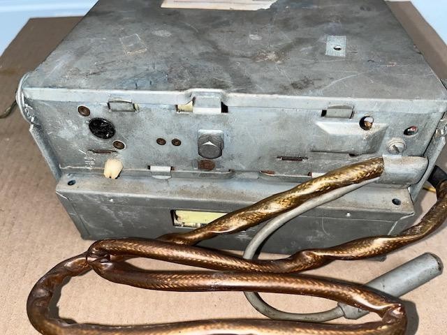 Vintage Blaupunkt Frankfurt W Series AM / Fm / SW Radio with Ivory Knobs