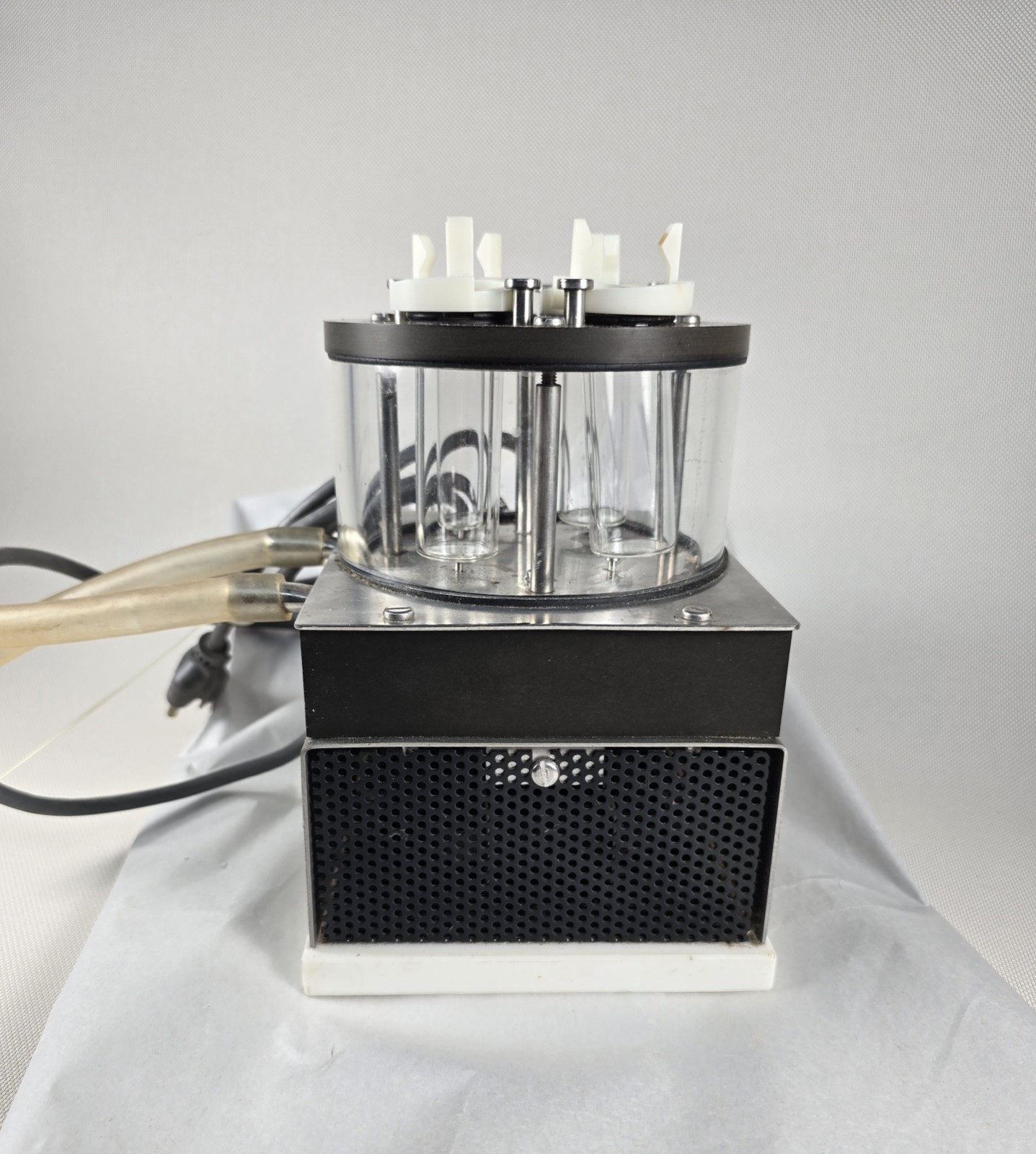 Yellow Springs YSI 5301 Thermostatic Bath Untested Powers On Glass Vials Intact